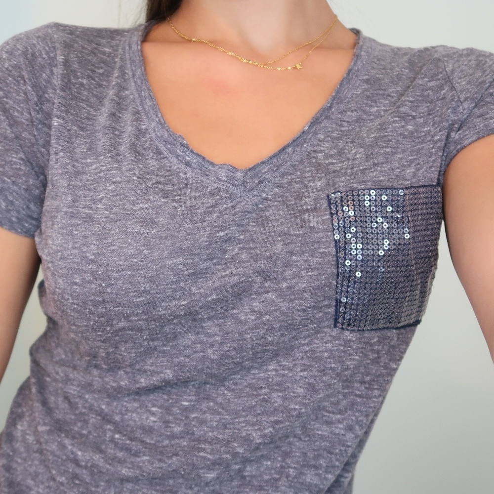 Gray Sequin Pocket V-neck Abercrombie Tshirt